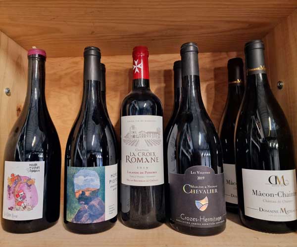 Bouteilles de vin à Lusignan